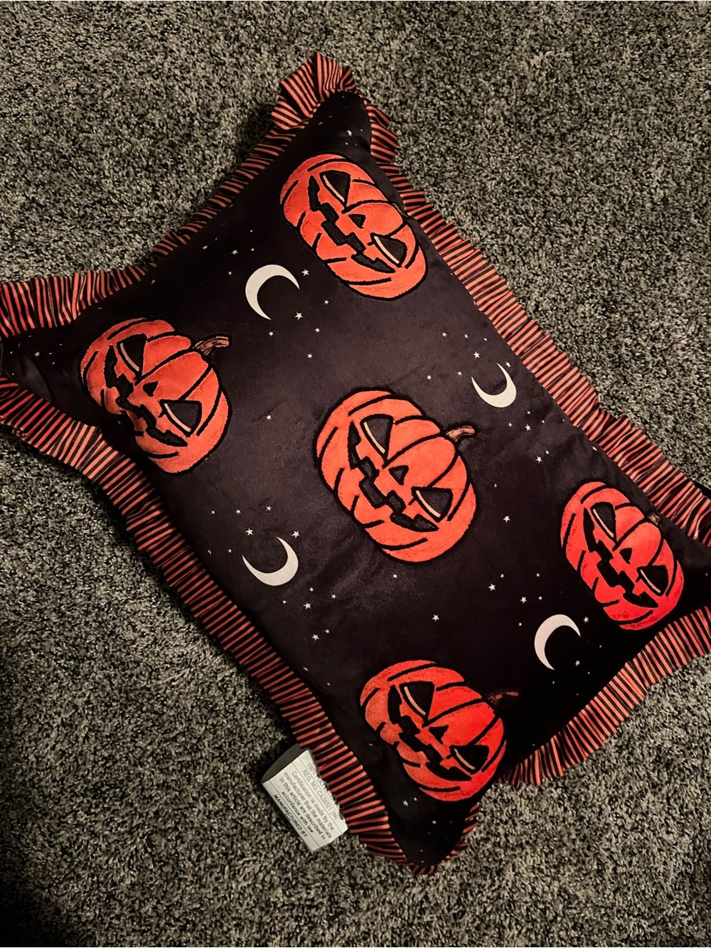 Halloween jack-o-lantern pillow